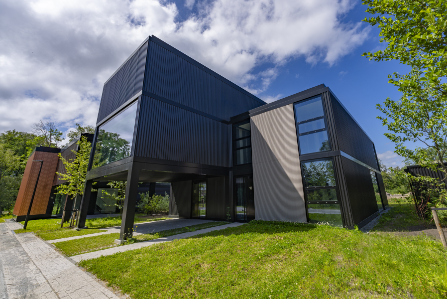 Hout gemêleerd woning zijaanzicht